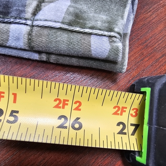 KUT From The Cloth Reese Camo Ankle Straight Leg Ankle Zip Pant Size 0 - Picture 16 of 17